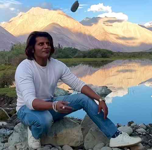 Karanvir Bohra on fun vacation in Ladakh’s Nubra Valley