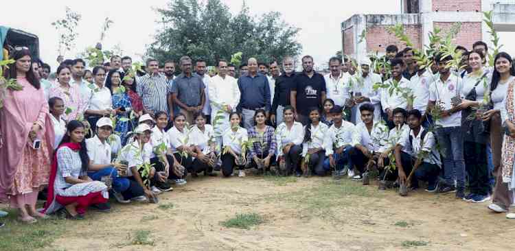 हर्बल गार्डन विवि समुदाय को रोग मुक्त जीवन रखने में होगा सहायकः कुलपति प्रो. दिनेश कुमार