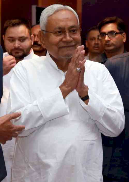 'Ready for early election', says Nitish