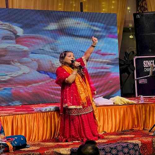 Ganesha Mahotsav: Kiran Kaur's devotional songs  leave devotees spellbound