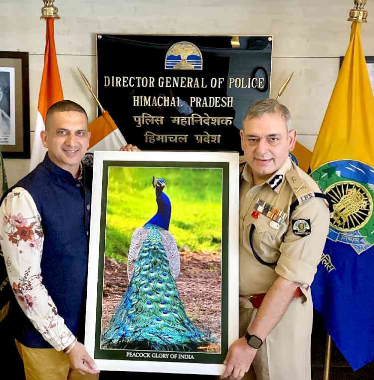 Punjab-based Nature Artist's Pictorial Work on National Bird of India acknowledged by DGP Himachal Pradesh