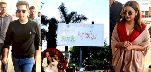 Cheering crowd, giant hoarding welcome Ragneeti in Udaipur