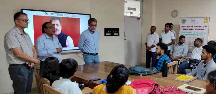 जनसंचार विभाग में पूर्व विद्यार्थी व प्रसिद्ध पत्रकार रोहित सरदाना को दी श्रद्धांजलि