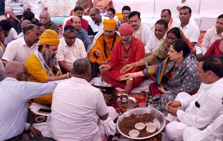 रामलीला महोत्सव एवं दशहरा मेले के लिए भूमि पूजन किया