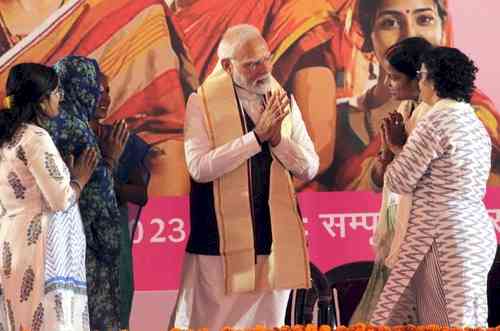 Women will shower flowers on PM as his jeep passes through crowd for Jaipur Mahasabha