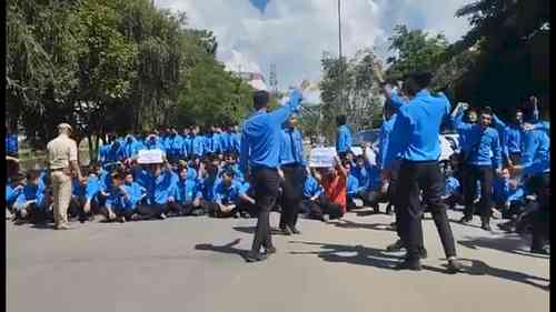 Manipur: 34 injured during massive students' protest against killing of 2 students by armed men