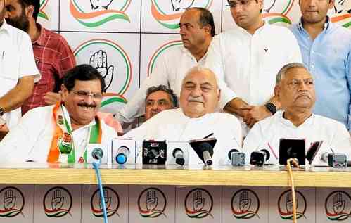 Haryana’s Ahirwal region BJP leader joins Congress