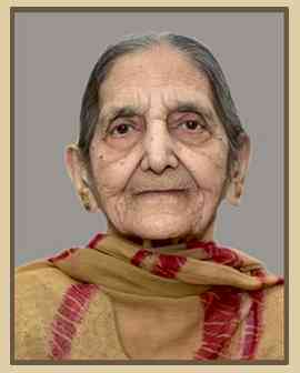 Veteran photo-journalist Dharam Veer’s wife dies