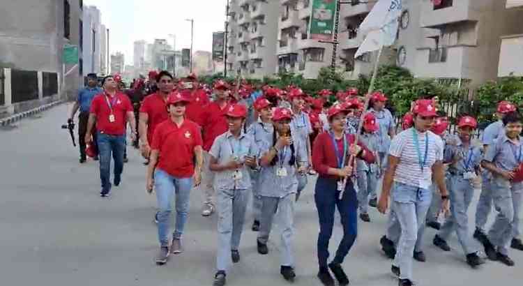 400 Ghaziabad Residents and Doctors from Manipal Hospital Walk for Heart Health