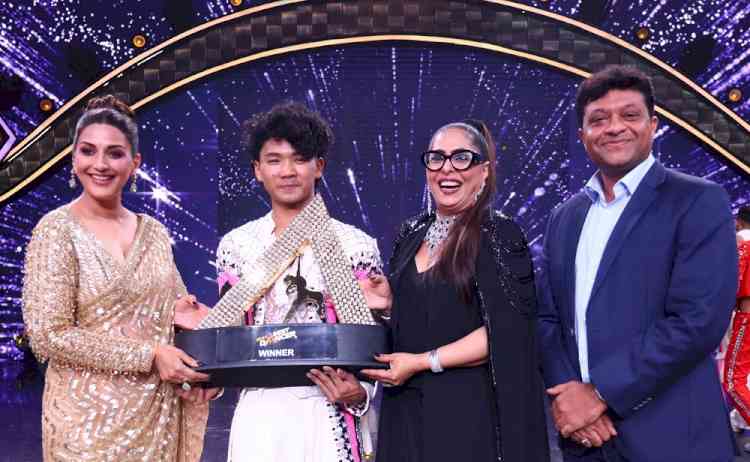 ‘Contemporary King’ Samarpan Lama lifts the trophy of Sony Entertainment Television’s homegrown format, India’s Best Dancer – Season 3