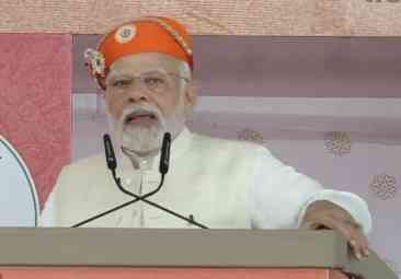 Modi promises ‘pakka ghar’ and tap connection to each poor in Rajasthan