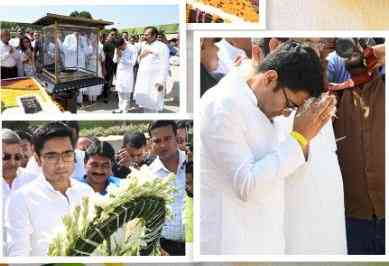 Trinamool Congress holds protest at Rajghat demands MGNREGA, other scheme funds