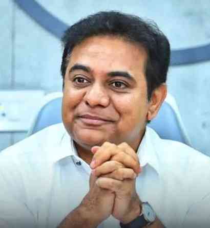 RSS man heading Congress in Telangana: KTR