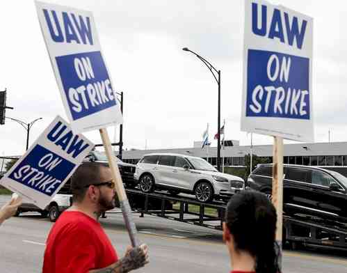 Ford makes new offer as US auto strike continues unabated