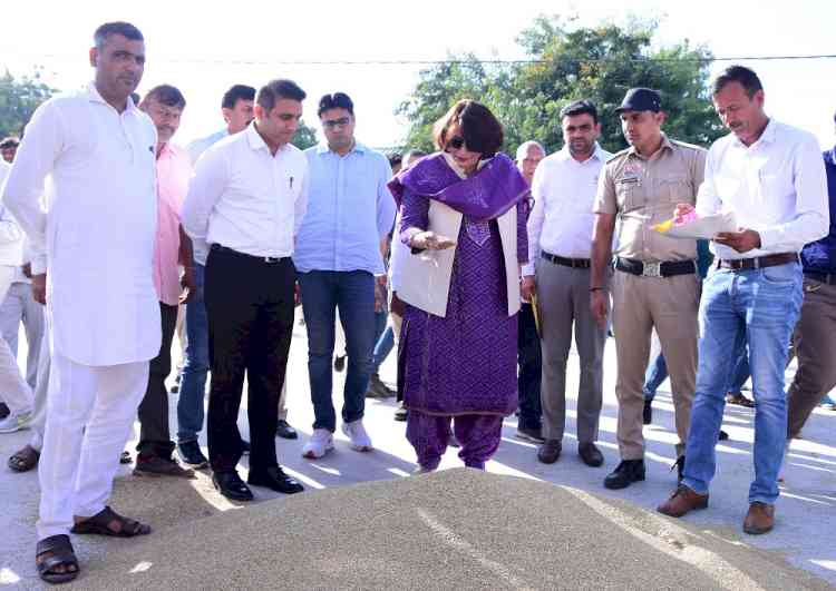 किसानों के लिए लाभकारी साबित हुआ समय से पहले खरीद का निर्णयः अतिरिक्त मुख्य सचिव डॉ. सुमिता मिश्रा