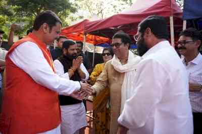 Fadnavis clarifies on toll waiver scheme; Raj Thackeray says ‘blatant lie’