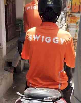 Swiggy delivery workers in Mumbai remain on strike for 3rd day over change in pay