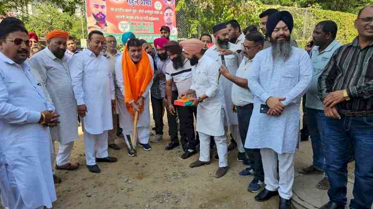 MLA Prashar inaugurate road construction projects worth Rs 1.46 crore in different wards of central constituency 