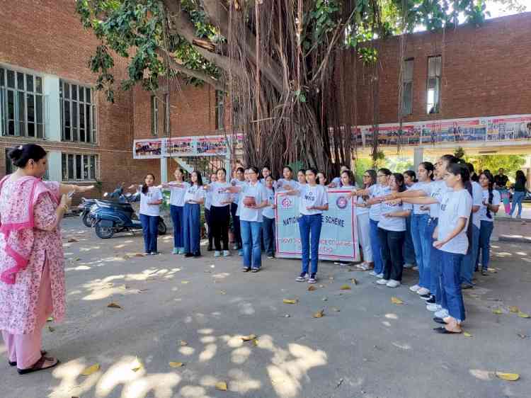 GHSC-10 organises Amrit Kalash Yatra under ‘Meri Maati Mera Desh’ Campaign 