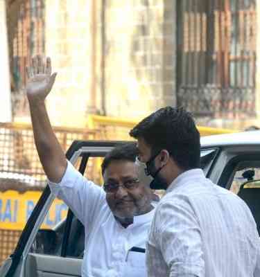 SC extends for 3 months interim bail to ex-Maha Minister Nawab Malik
