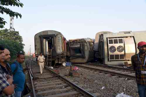 Four killed, 30 injured as 23 coaches of North East Express derail in Bihar