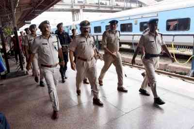 Bomb scare at Patna Junction railway station, search operation underway
