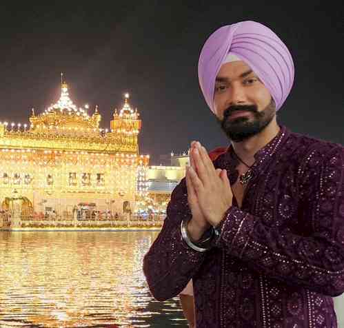 Avinesh Rekhi visits Golden Temple ahead of promo shoot of ‘Ikk Kudi Punjab Di’