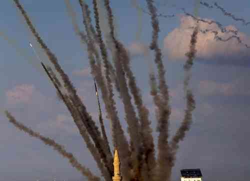 Hamas fires 'barrage of missiles' at Jerusalem, Tel Aviv