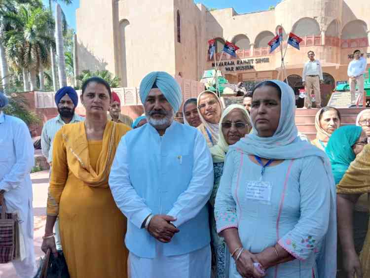 Jauramajra felicitates family members of martyr soldiers of Operation Pawan