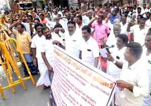 TN fishers' arrest in Sri Lanka: Protest staged in Rameswaram demanding Centre's intervention