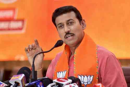 Priyanka Gandhi can go to meet lions, but not rape victims: Rajyavardhan Rathore