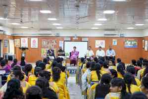 Delhi’s WCD minister meets Anganwadi workers of Patparganj project