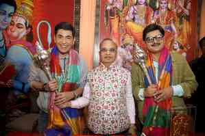 Aasif Sheikh, Rohitashv Gour attend Ramlila in Delhi