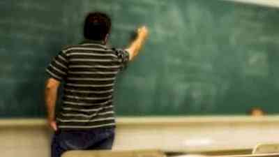 9,000 UP teachers get notice for remaining absent