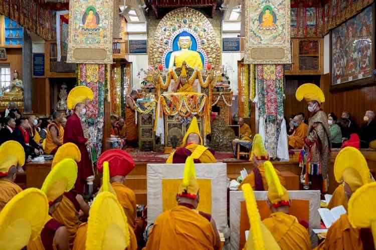 Dalai Lama attends Long Life Offering Ceremony 