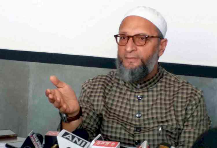 PM must bring back ex-Navy officials from Qatar: Owaisi