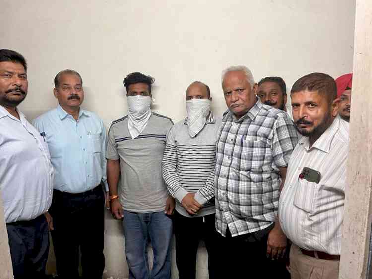 Vigilance Apprehends Two Private Persons for Accepting Rs 4 Lakh Bribe in a Police Case