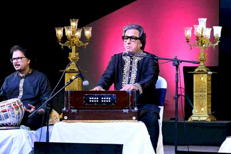 Ghazal King Talat Aziz performs spellful renditions at Alma Mater The Hyderabad Public School, Begumpet