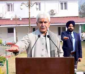 Killing of non-local labourer will not go unpunished: J&K L-G
