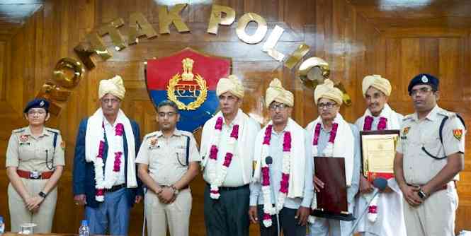 रोहतक पुलिस के सात पुलिस अधिकारी व कर्मचारी सेवानिवृत्त हुए