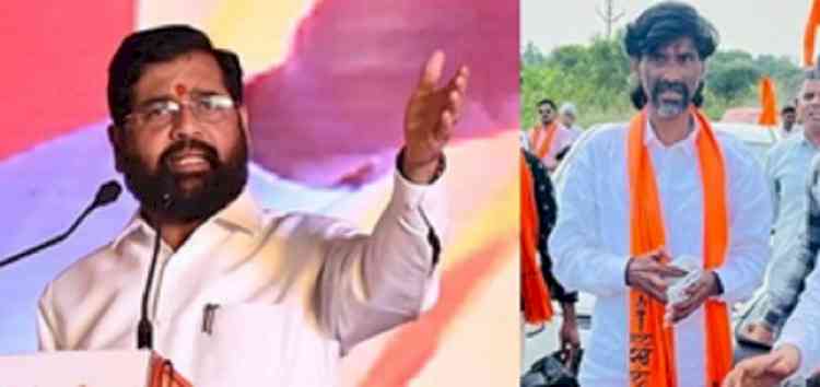 Maha on security ‘alert’, CM talks to fasting Maratha leader