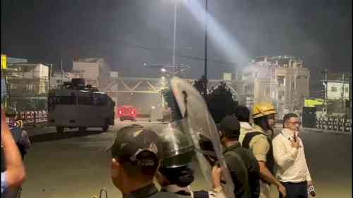 Police open fire in the air after mob tries to snatch arms in Imphal, curfew relaxation cancelled