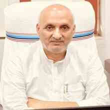 Jagadguru Rambhadracharya challenges Bihar Minister to debate with him on Ramcharitmanas
