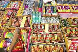 Kerala HC orders seizure of firecrackers stored in all religious places