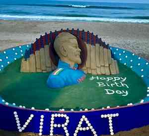 Sudarsan Pattnaik wishes Virat Kohli with sand sculpture