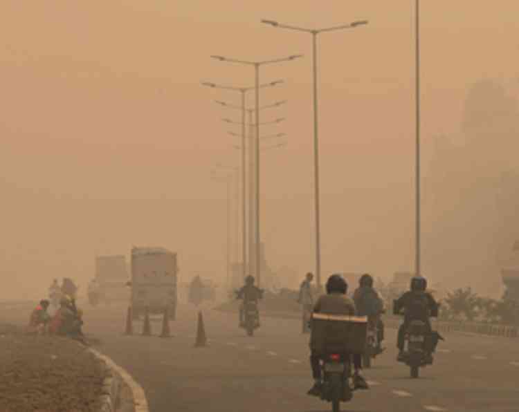 Truck entry banned, push to WFH as Centre invokes Grap Stage IV to tackle rising pollution in Delhi