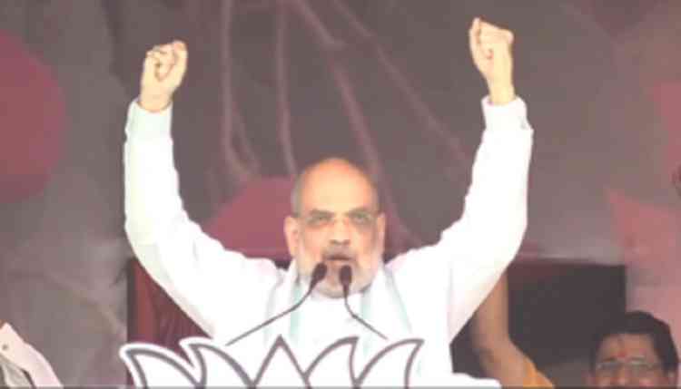 Nitish Kumar sitting in lap of Lalu Prasad to enjoy power: Amit Shah