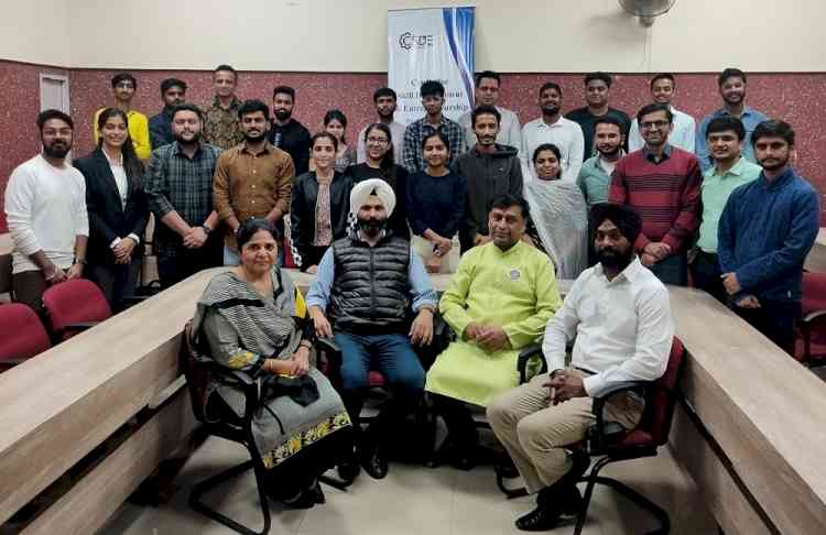 Connecting the Dots: Startup Ideas into Business Plans