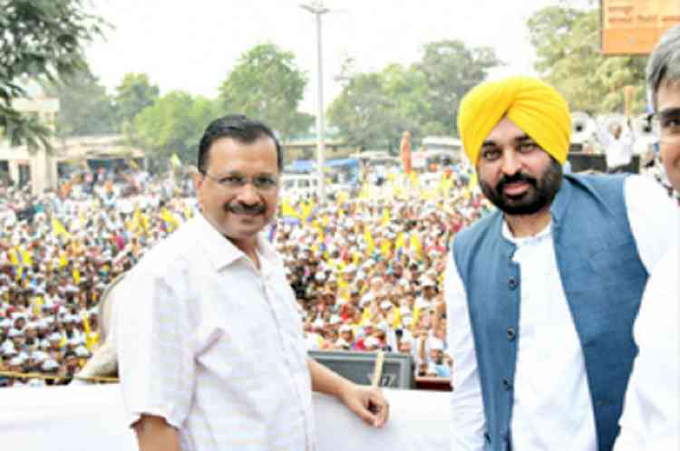 Kejriwal congratulates Punjab CM on Cabinet's approval for Mukhyamantri Teerth Yatra Yojana