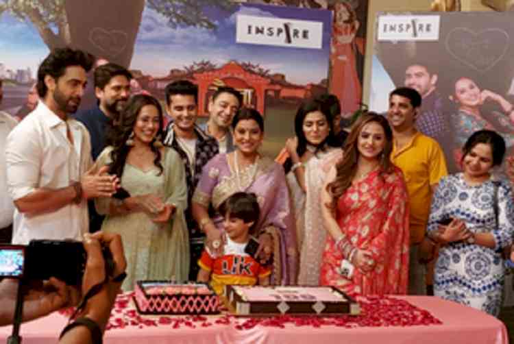 Krutika, Rohit & Parvati celebrate 100 episodes of 'Gauna Ek Pratha'